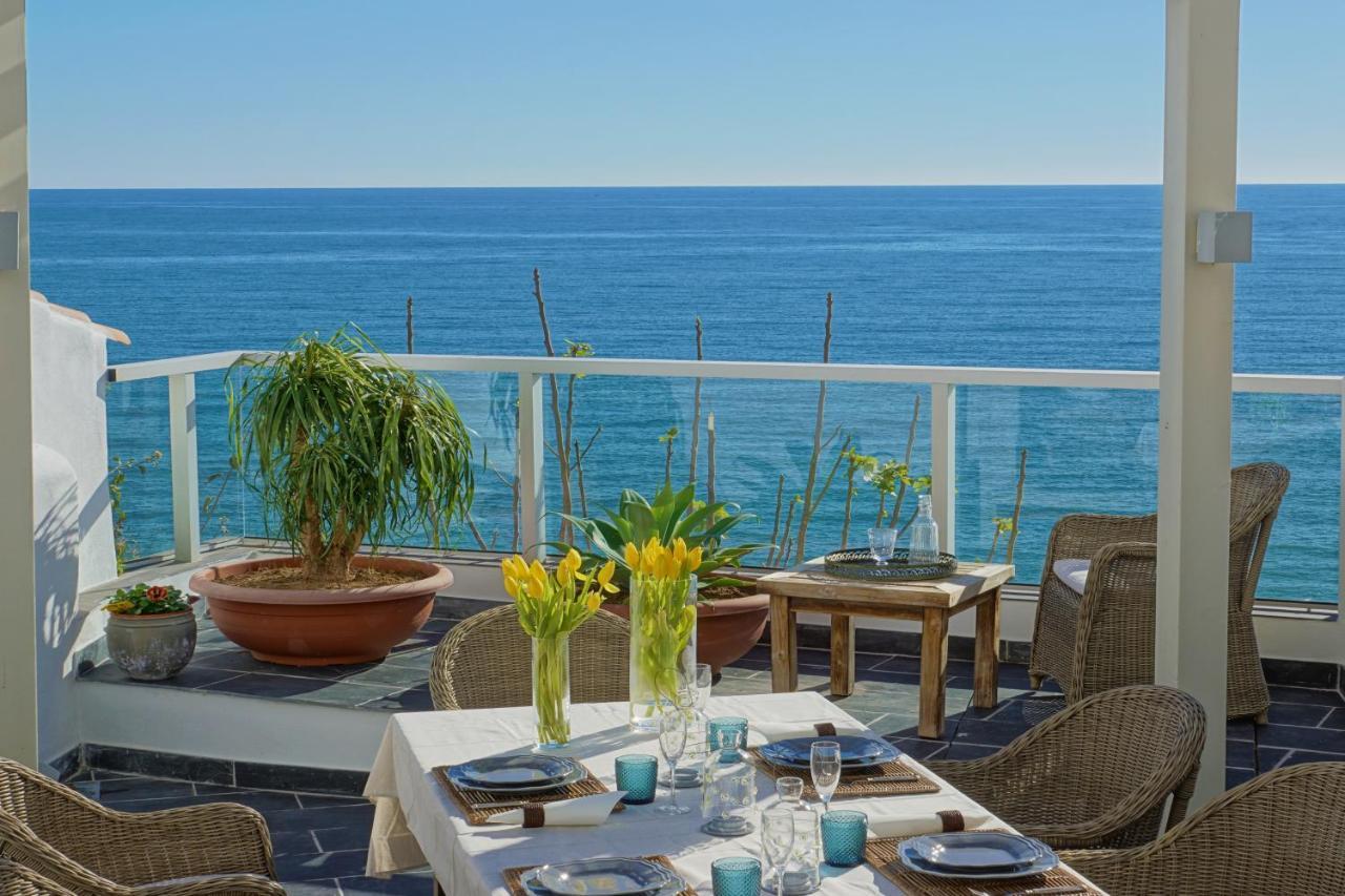Casa Latino - Oceanfront - Luxury & Charming Villa- Jacuzzi At Rooftop By Dreamvillasアルブフェイラ エクステリア 写真